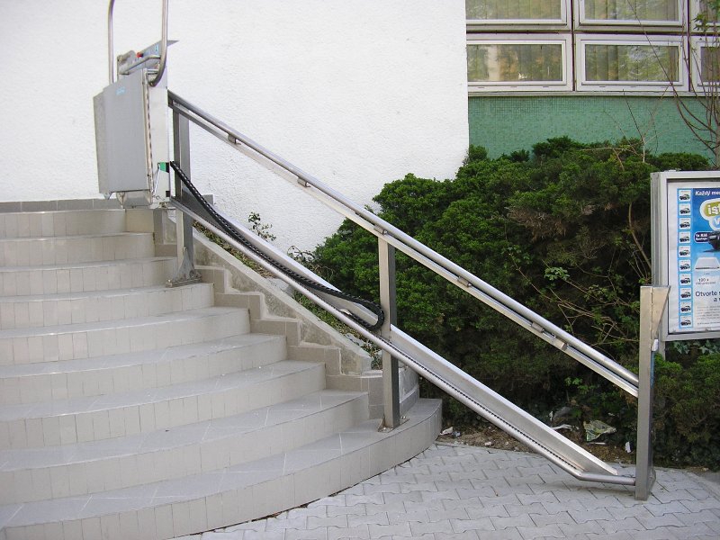 Želiezovce schodisková plošina pre imobilných