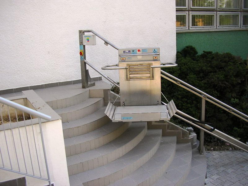 Želiezovce schodisko plošina 