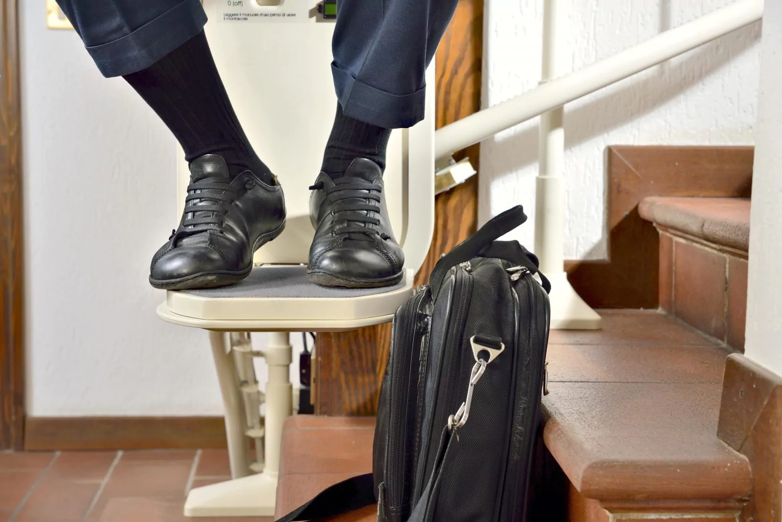 Stoličkový výťah Platinum pre schody so zákrutami