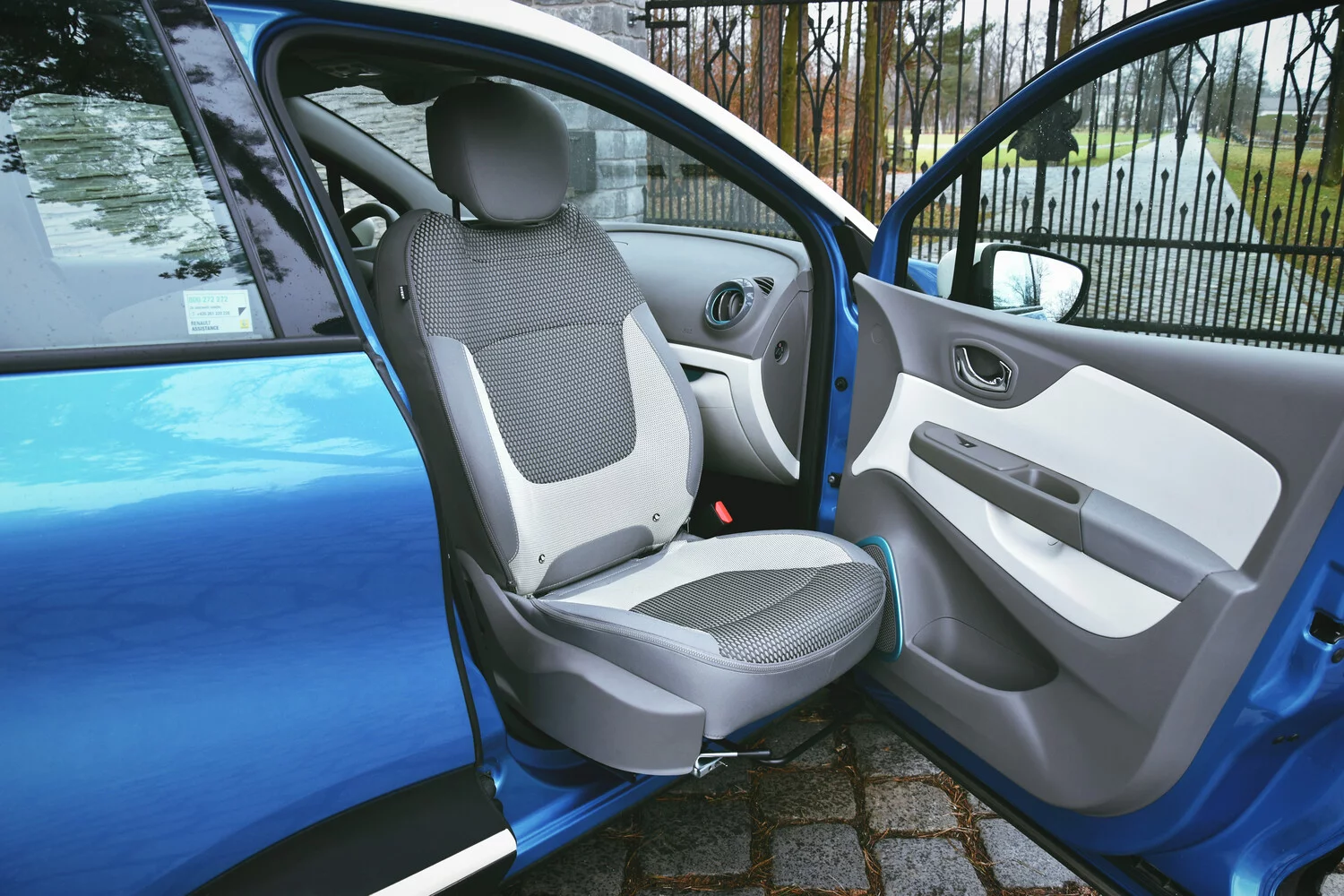 Otočná sedačka do auta - je to tam 